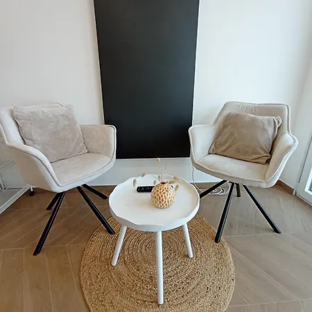 L'opale アパート アセス